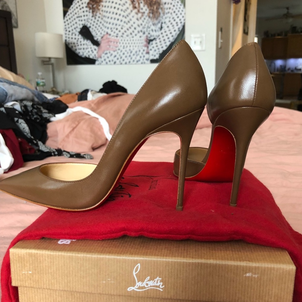 NIB Christian Louboutin ‘Iriza’ Pumps size 37